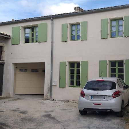 Suite De Charme Dans Une Maison Charentaise Cozes Exterior foto